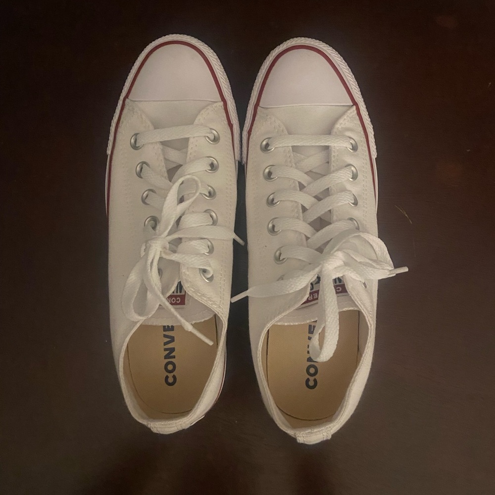 White Converse Women’s size 8